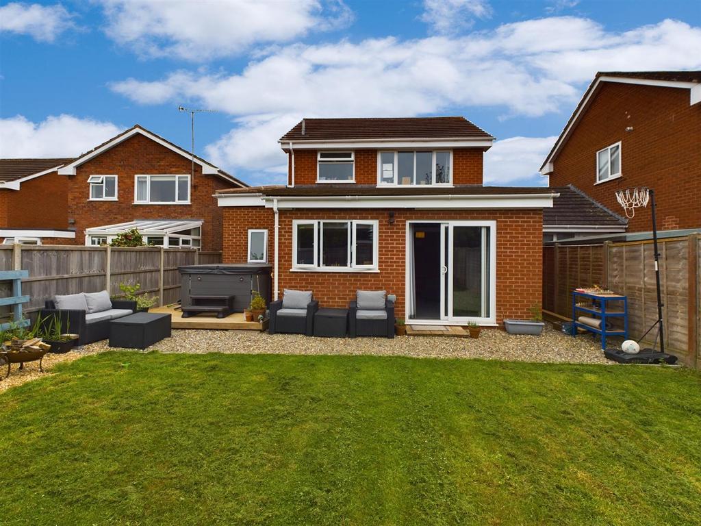 Buckfield Road, Leominster 4 bed detached house for sale £365,000