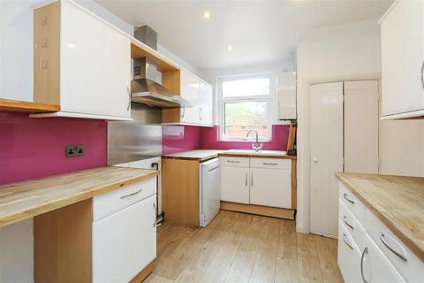 4 bedroom semi-detached house to rent, Wellan Close, Sidcup