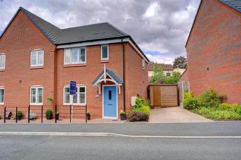 3 bedroom semi-detached house for sale, 3 Stourminster  Way, Kidderminster