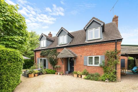 3 bedroom detached house for sale, Risbury