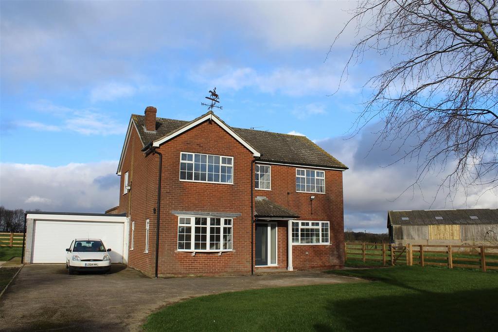 Littlewood Lodge, Rootas Lane, Etton 4 bed property with land to rent