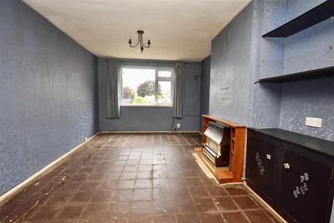 3 bedroom semi-detached house for sale, Hinton Close, Leighton Buzzard, LU7 3NQ