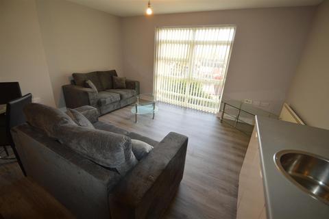 2 bedroom flat to rent, Renolds House, Salford M5