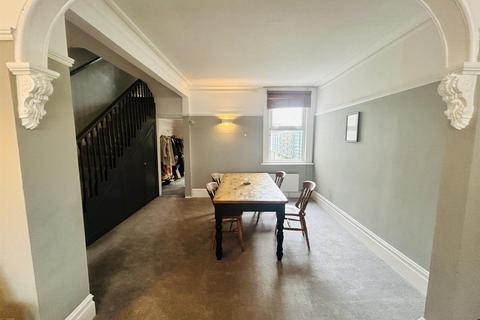 3 bedroom terraced house for sale, Salehurst Road, Eastbourne BN21