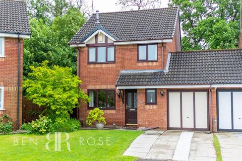 3 bedroom detached house for sale, Spey Close, Leyland