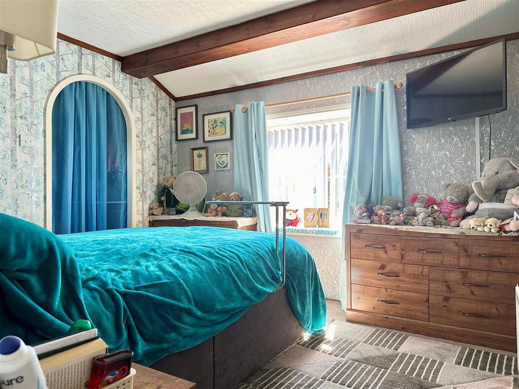 Bedroom One.jpg