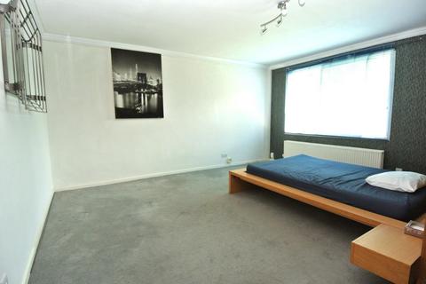 Studio for sale, Whitley Close, Stanwell TW19