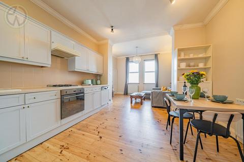 2 bedroom flat for sale, Merton Road, South Wimbledon SW19