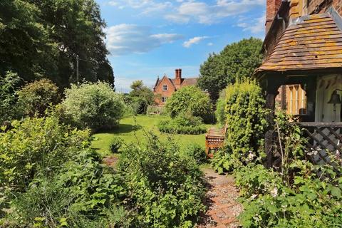 2 bedroom semi-detached house for sale, Churchend, Tewkesbury GL20