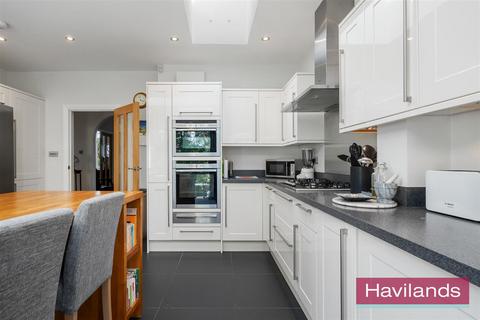 23 The Spinney, London, N21 1LL