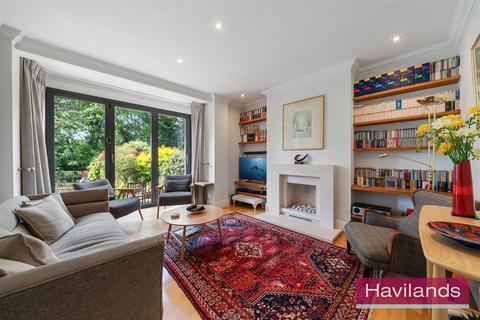 23 The Spinney, London, N21 1LL