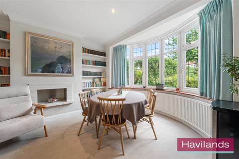 23 The Spinney, London, N21 1LL