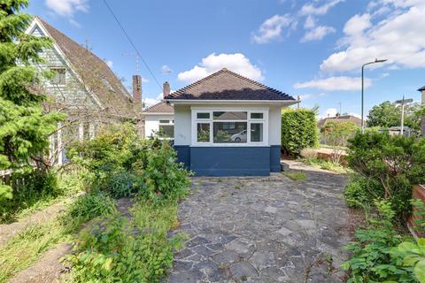 2 bedroom detached bungalow for sale, Woodside, Leigh-on-Sea SS9