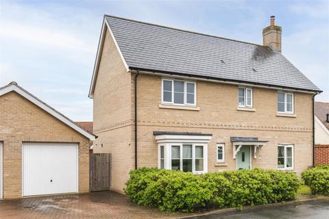 3 bedroom detached house for sale, Burns Way, Thaxted CM6