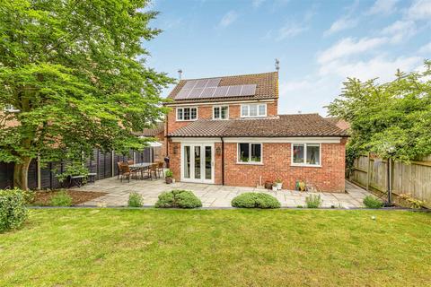4 bedroom detached house for sale, Mccalmont Way, Newmarket CB8