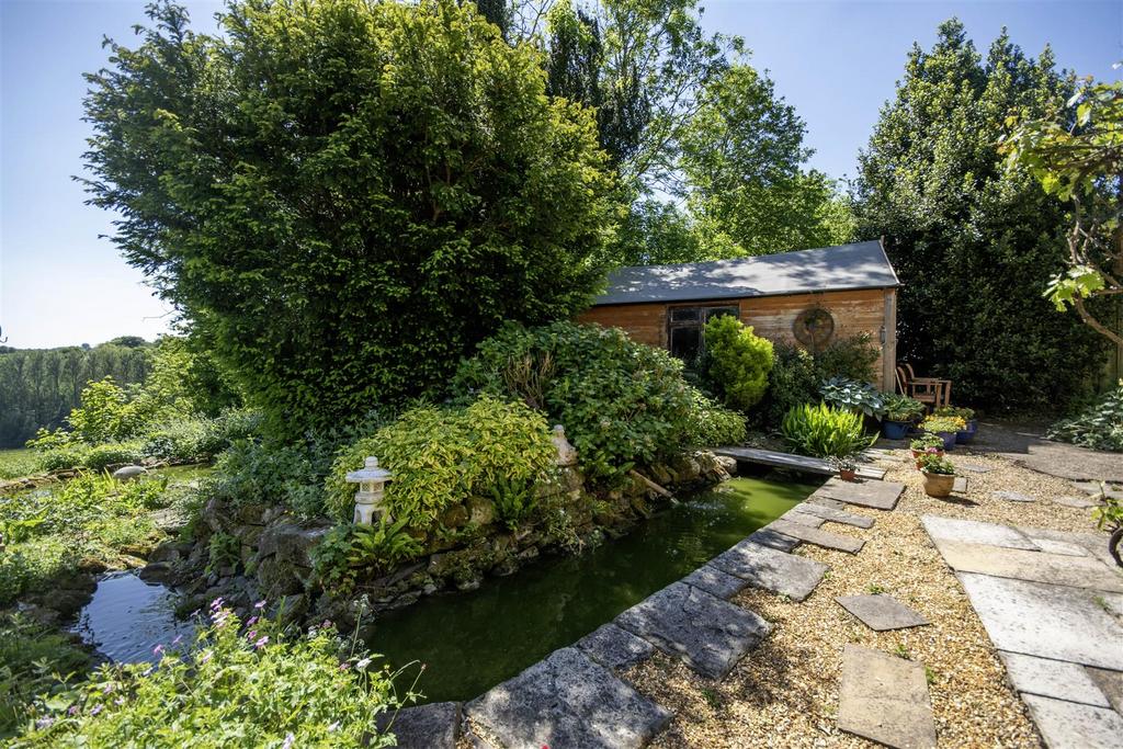 Additional Photograph