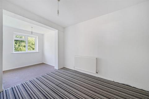 102 Fermor Way, Crowborough, TN6 3BJ