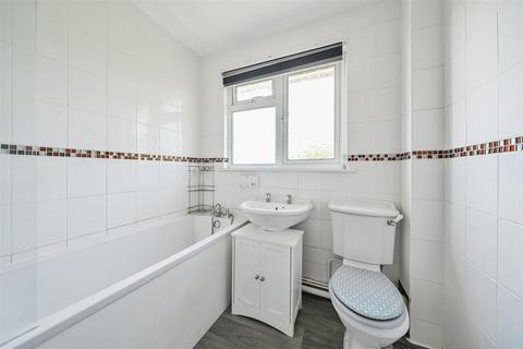 102 Fermor Way, Crowborough, TN6 3BJ