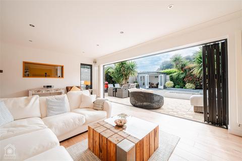 7 Ariel Close, Bournemouth, BH6 4LS