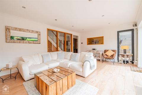 7 Ariel Close, Bournemouth, BH6 4LS