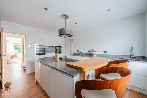 7 Ariel Close, Bournemouth, BH6 4LS