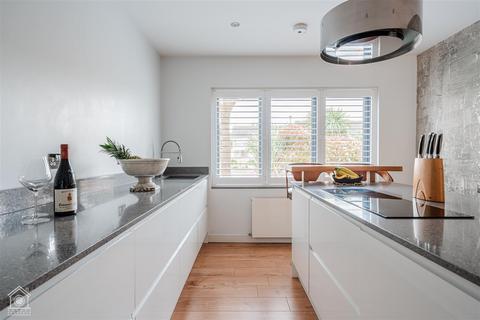 7 Ariel Close, Bournemouth, BH6 4LS
