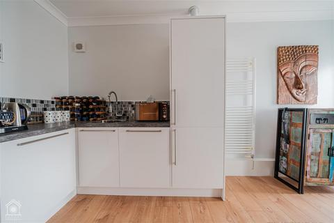 7 Ariel Close, Bournemouth, BH6 4LS