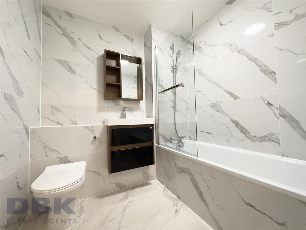 Family Bathroom/ WC