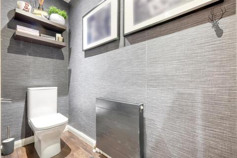 10 Andrews Close, Buckhurst Hill, IG9 5BL