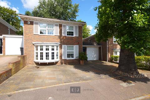 4 bedroom detached house for sale, Hazelwood, Loughton IG10