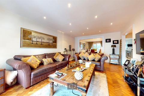 4 bedroom detached house for sale, Hazelwood, Loughton IG10