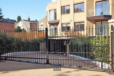 2 bedroom apartment to rent, Palmerston Road, Buckhurst Hill IG9