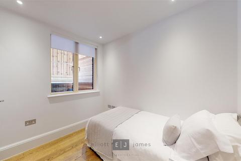 2 bedroom apartment to rent, Palmerston Road, Buckhurst Hill IG9