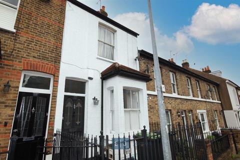 2 bedroom terraced house to rent, Princes Road, Buckhurst Hill IG9