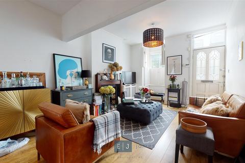 2 bedroom terraced house to rent, Princes Road, Buckhurst Hill IG9