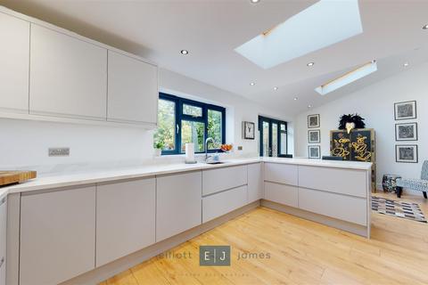 3 bedroom semi-detached house for sale, Harwater Drive, Loughton IG10