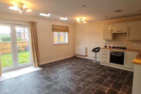 3 bedroom semi-detached house to rent, Basford Court, Basford