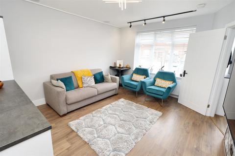 61 Morpeth Avenue, Borehamwood, WD6 4BW