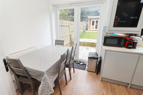61 Morpeth Avenue, Borehamwood, WD6 4BW