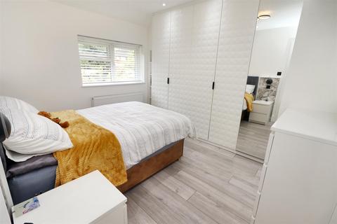 61 Morpeth Avenue, Borehamwood, WD6 4BW