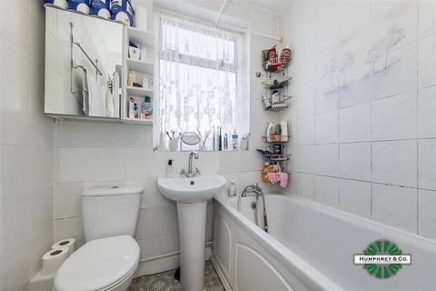 2 bedroom flat to rent, Fairland Road, London