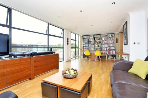 2 bedroom flat for sale, Ferry Lane, Brentford, TW8