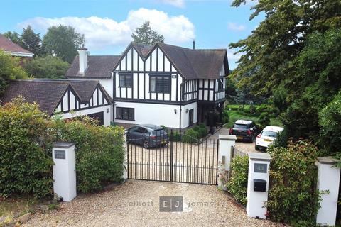 4 bedroom detached house for sale, Traps Hill, Loughton IG10