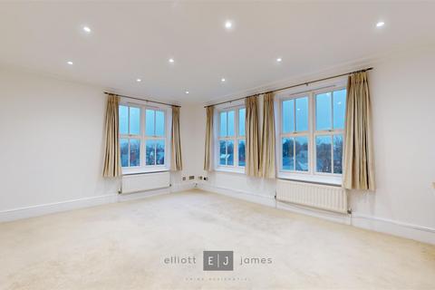 2 bedroom penthouse for sale, The Boulevard, Woodford Green IG8