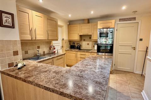 18 Birchcroft, Coven, Wolverhampton, WV9 5DZ