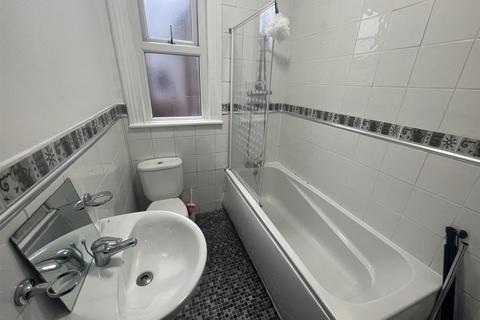 1 bedroom apartment to rent, Kennerley Road, Stockport SK2