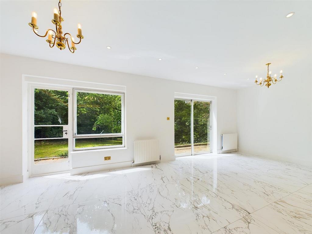 CAM03510 G0-PR0097-STILL054.jpg