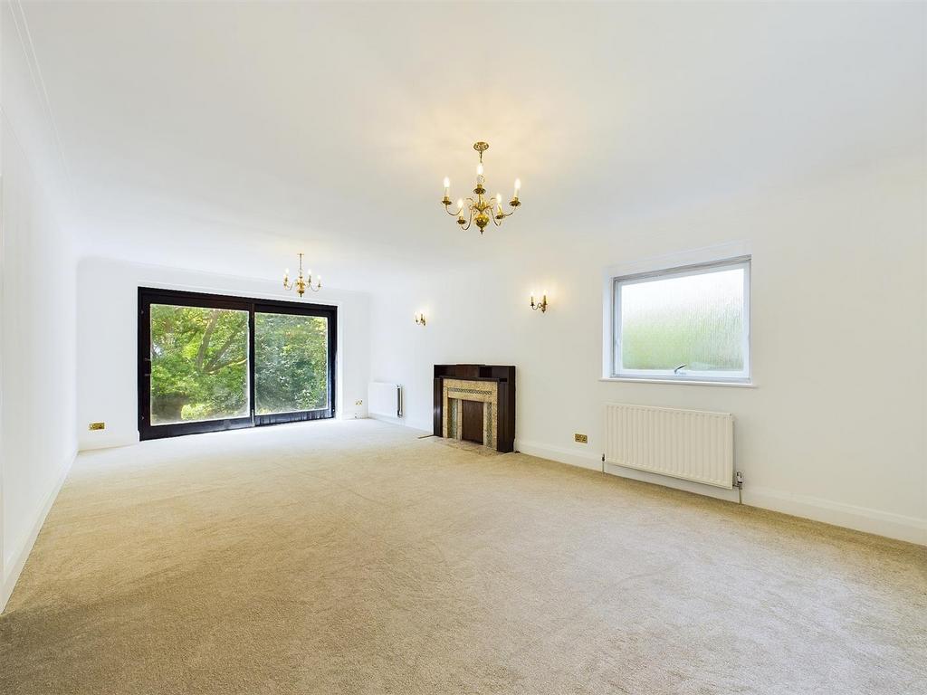 CAM03510 G0-PR0097-STILL036.jpg