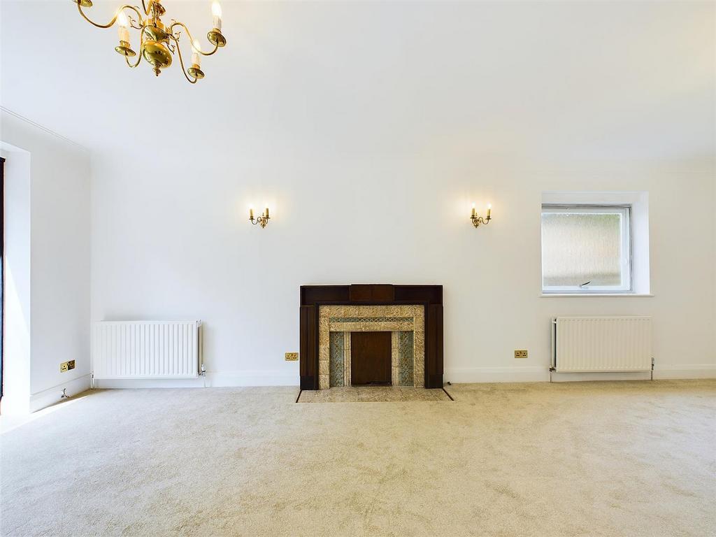 CAM03510 G0-PR0097-STILL037.jpg