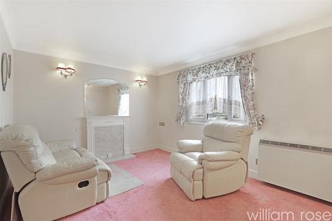 1 bedroom apartment for sale, Chingford Lane, Woodford Green IG8